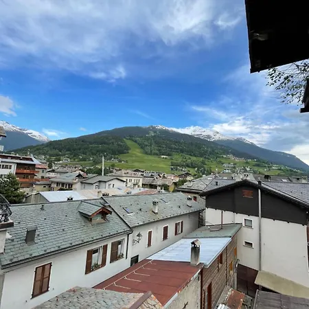 Trilocale Nel Centro Storico Di Apartament Bormio